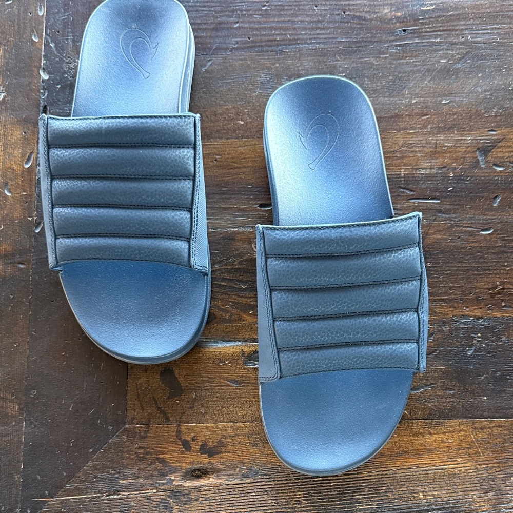 OluKai Textured Men’s Sole Sandals (Sz 11)